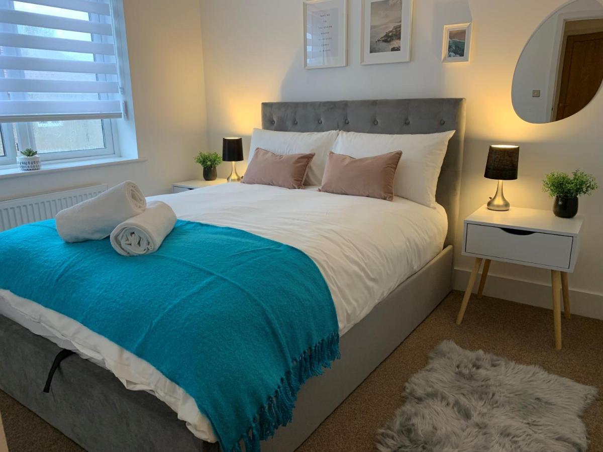 Stylish & Spacious 3 Bed House With 2 Free Car Parking Spaces Villa Appledram Eksteriør billede
